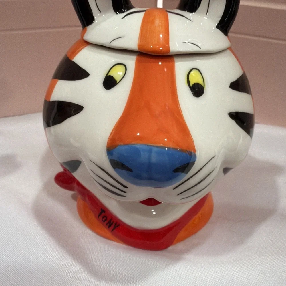 Tony the Tiger and Toucan Sam Kellogg's Cereal Suger, Milk Servers Y2K Porcelain